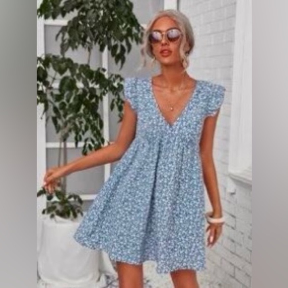 SHEIN Ruffle Armhole Ditsy Floral Dress
